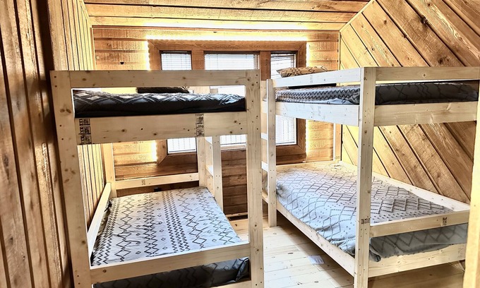 Campobello Otro | 7 BR Bunk House in Cozy Campobello Sleeps 28