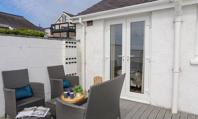 Ty Croes Casa | 7 BRO BRANWEN, pet friendly, with open fire in Rhosneigr