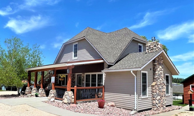 Custer Casa | Sin gastos de limpieza - Unique Historic Lodge