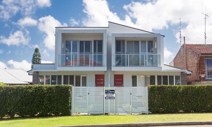 Corlette Casa | 7 Judith Street Stunning duplex with ducted air