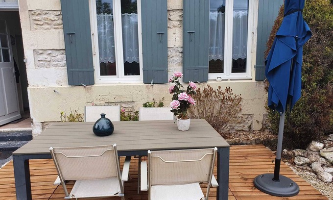 Saint-Sulpice-de-Royan Casa | 7 km from the beaches of Royan, house with garden equipped BQQ Parasole transat