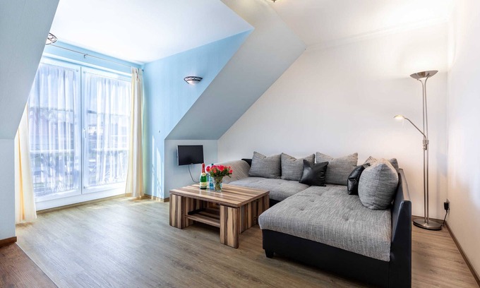 Pepelow Apartamento | (7) Lisa, 2-room apartment, loggia, upper floor - Ostseeferienhaus Drachenflieger Pepelow OFC