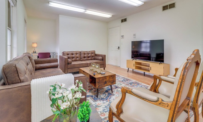 Bedford Apartamento | 7 Mi to Downtown Toledo & Riverfront: Cozy Apt!