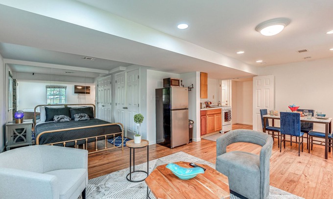 Colesville Apartamento | 7 Mi to Downtown w/ Yard: Silver Spring Studio