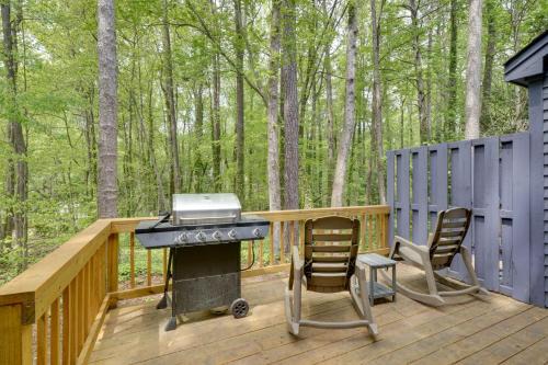 North Raleigh Casa | 7 Mi to Dtwn Raleigh BBQ-Ready Townhome!