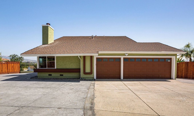 East San Jose Casa | 7 Mi to Dtwn San Jose: City-View Family Getaway