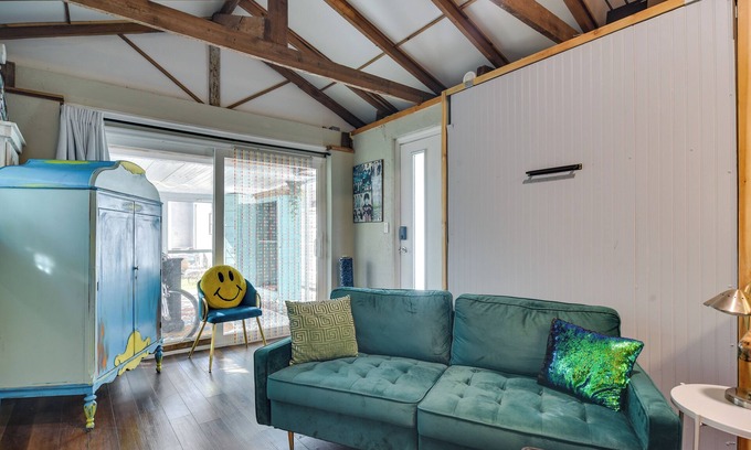Sun Bay South Apartamento | 7 Mi to Dtwn: Studio w/ Screened Porch in Tampa