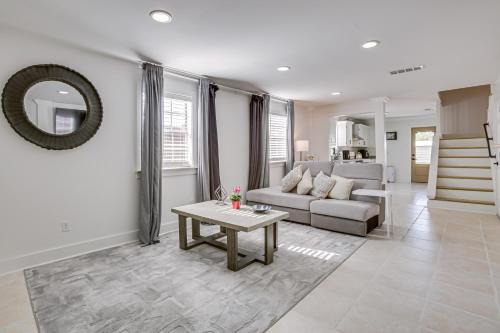 West End Casa | 7 Mi to French Quarter Modern Home in New Orleans