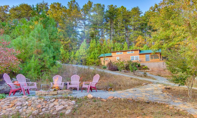 Mill Spring Cabina | 7 Mi to Lake Lure: Mill Spring Cabin w/ Hot Tub
