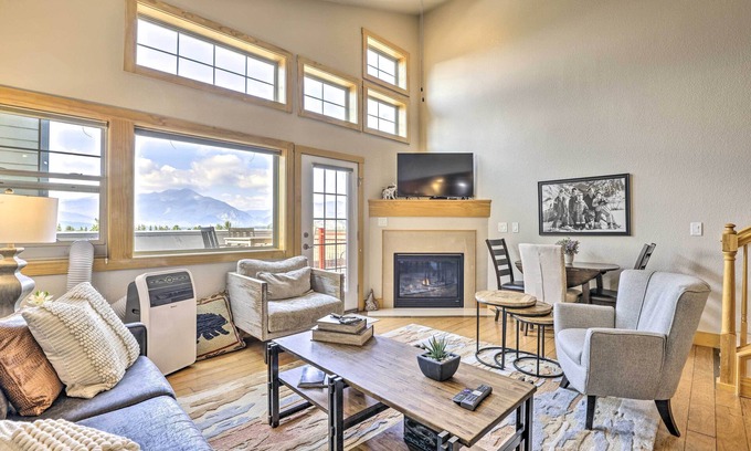 Dillon Condominio | 7 Mi to Ski: Main Street Dillon Condo