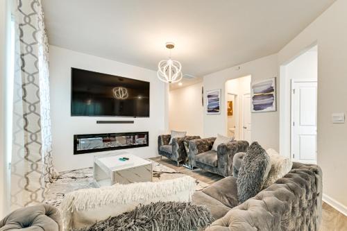 Paw Creek Casa | 7 Mi to Uptown - Pet-Friendly 2-Story Townhome!