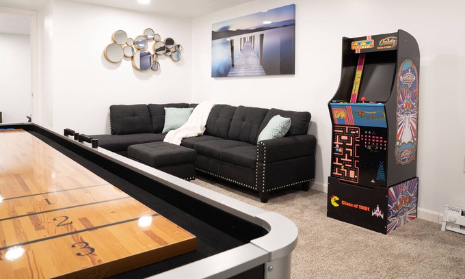 Canton Casa | 7 min to HOF and Hospitals with Game Room