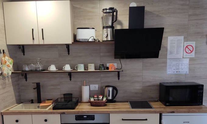 Petrovaradin Apartamento | 7 min to Petrovaradin fortress & city center, optical internet & tv, nice & cozy