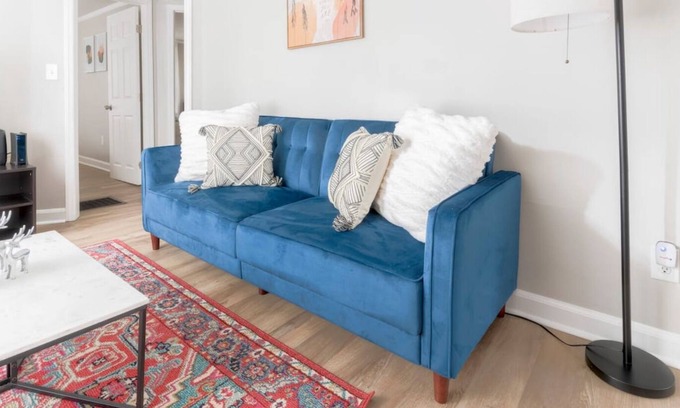 Greensboro Casa | 7 Minutes to Downtown Greensboro and UNCG