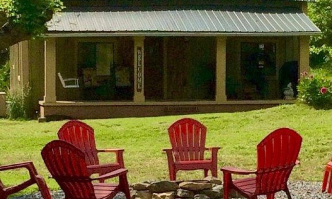 Weaverville Casa | Cottage en Rabbit Hollow En 7 Minutos acres privados de Asheville NC Mascotas / Wifi