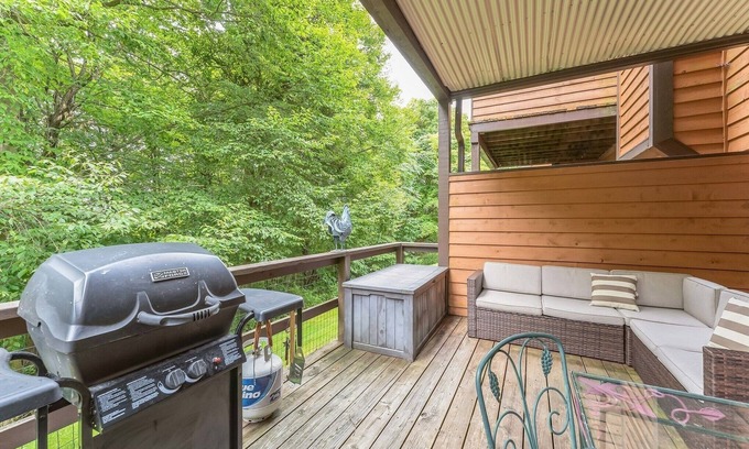 Seven Springs Condominio | 7 Springs Ski & Mountain Adventure Condo by RedAwning
