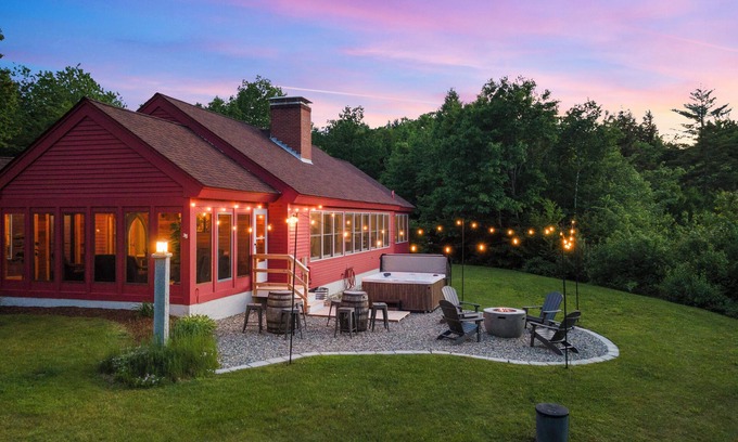 Thornton Casa | 70 acre White Mountain estate - trails, views, privacy