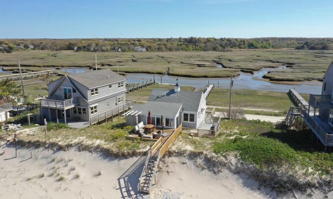East Sandwich Casa | 70 B Salt Marsh Road Sandwich - Cape Cod