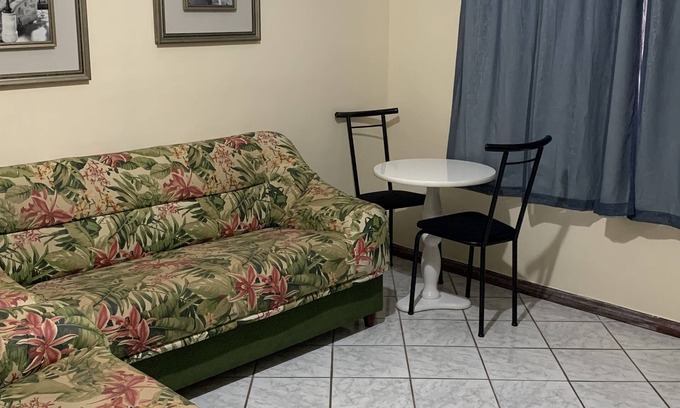 Praia do Morro Apartamento | 70 meters from the beach sand - 2 bedroom apartment - covered garage - wifi - Netflix!