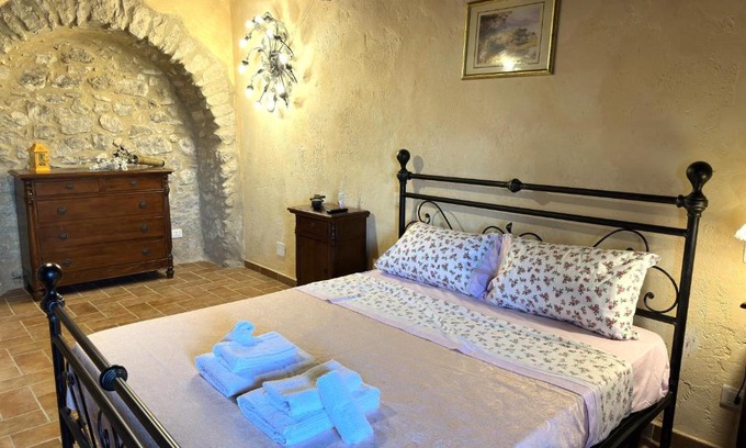 Artena Apartamento | 70 MQ La casa nella roccia -Free Parking and Free WI-FI