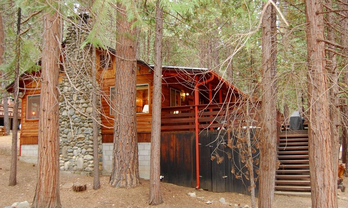 North Wawona Cabina | Simmons Den - ¡Obtenga su naturaleza!
