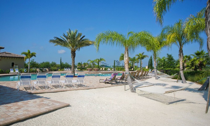 Bradenton Condominio | 7015-106 Beautiful 1st floor condo with gorgeous lake and golf view