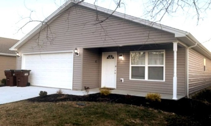 Middletown Casa | 708 Diamond Loop · 708 diamond loop new listing