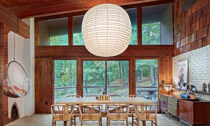Rhinebeck Casa | 70s Modern House in the Woods, three minutes to Rhinebeck village