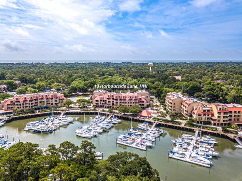 Shelter Cove Casa | 7135 Harbourside II In the heart of dining and shopping Harbour View Sleeps 4 Shelter Cove