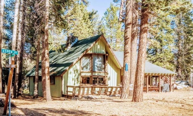 Ponderosa Casa | 7200ft Elvtn,Sequoia Trl 100 Giant,LRG Family,Pets