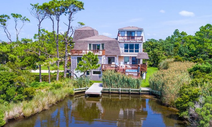 Salvo Casa | 7201 - Carols Soundfront Castle by Resort Realty
