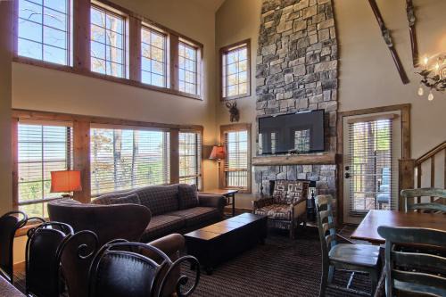 Boyne Falls Casa | 7317 Creekside Condo