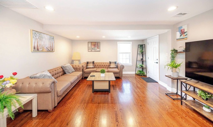 Quincy Apartamento | 74R - 2BR Quincy - Romantic Stay near Wollaston Beach