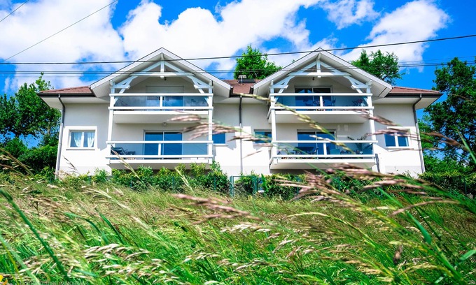 Poisy Apartamento | Apartamento de 75 m2 con 2 dormitorios y vistas a la montaña.