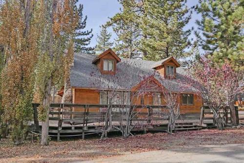 Al Tahoe Casa | 750 Stanford Avenue cabin