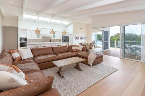 Red Head Casa | 76 Red Head Rd