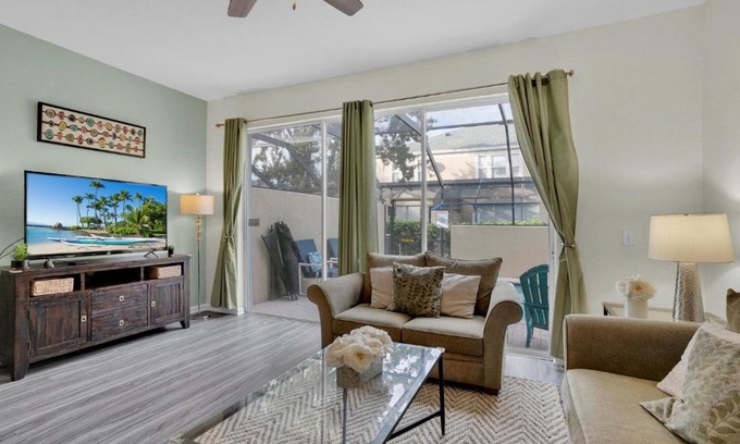 Windsor Hills Casa | 7679 Sir Kaufman