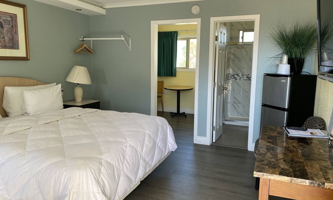 Huntington Beach Hotel | 777 Motor INN