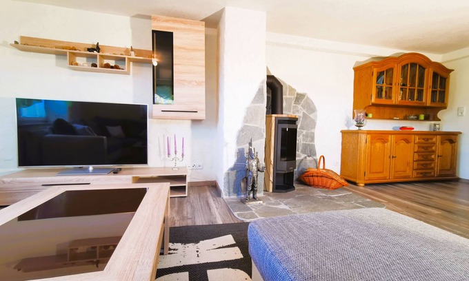Schoenheide Apartamento | 77m² vacation apartment for up to 4 people with a stunning valley view.