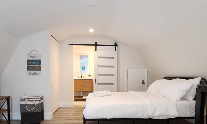 Clearwater Cabina | #79 The Summer Loft by Joyful Moments Vacations