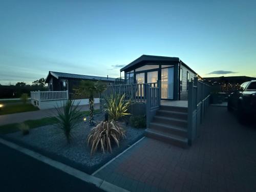 Newton on Derwent Cabina | 7b Oakwood village