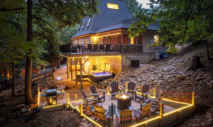 Massanutten Chalet De Esquí | 7BR Chateau in Massanutten, Sleeps 18