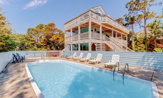 Corolla Light Casa | 7BR Dog Friendly | Pool | Hot Tub | Game Room