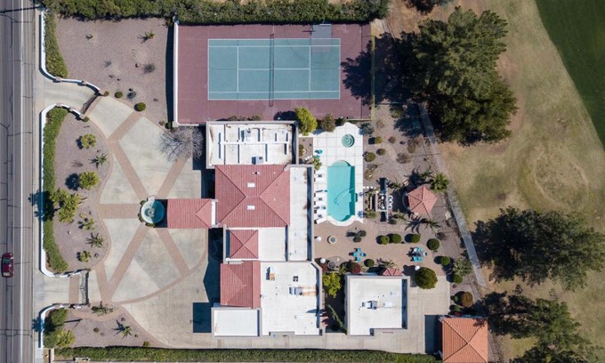 Paradise Valley Village Casa | 7BR Villa on Golf Course with Castita Pool Tennis and Basketball Court