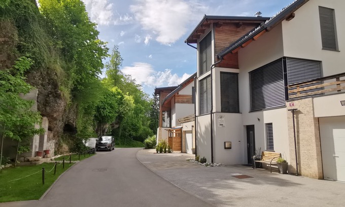 Visoko Apartamento | 7thmill Apartments