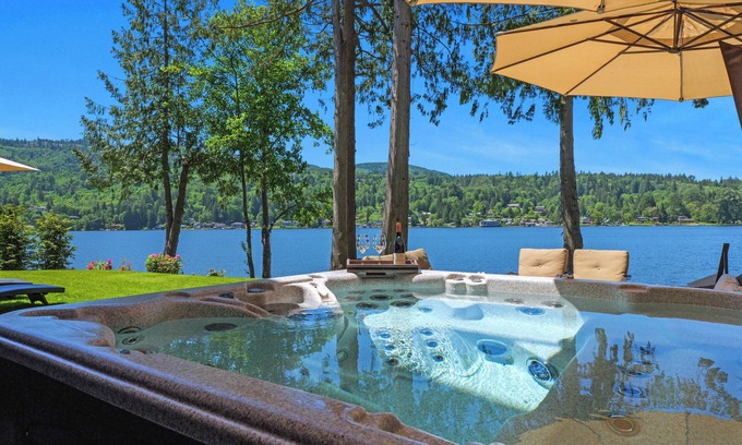 Big Lake Cabina | 8,200SF Lakefront Luxury Lodge - Sleeps 25 - 7 Bedrooms + Hot Tub + Private Dock