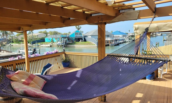 Corpus Christi Condominio | 8/4 Island Waterfront 2 Kit Private Pool 2 Hot Tub