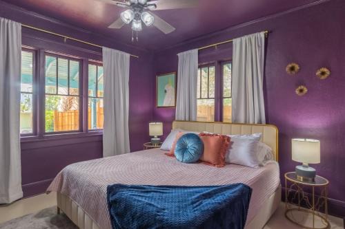 Smith's Memento Casa | 8 Beds! Steps 2 Ocean Center Cowboy Pool Beach