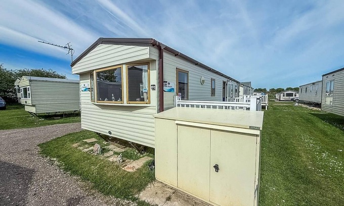 Louth Casa | 8 berth caravan with decking at Sunnydale in Lincolnshire ref 35087S
