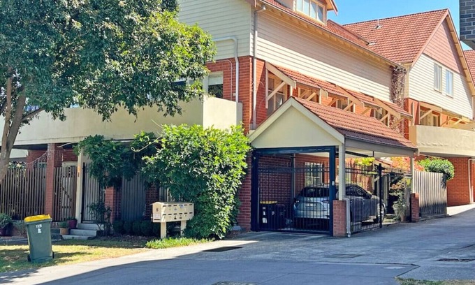 Box Hill Casa | 8 John St Box Hill U3 Hidden Gem 1 BRM Garage Wifi